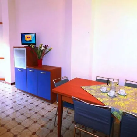 Bright And Cosy In Lido Dei Pini 公寓 *