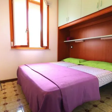 Bright And Cosy In Lido Dei Pini 比比翁